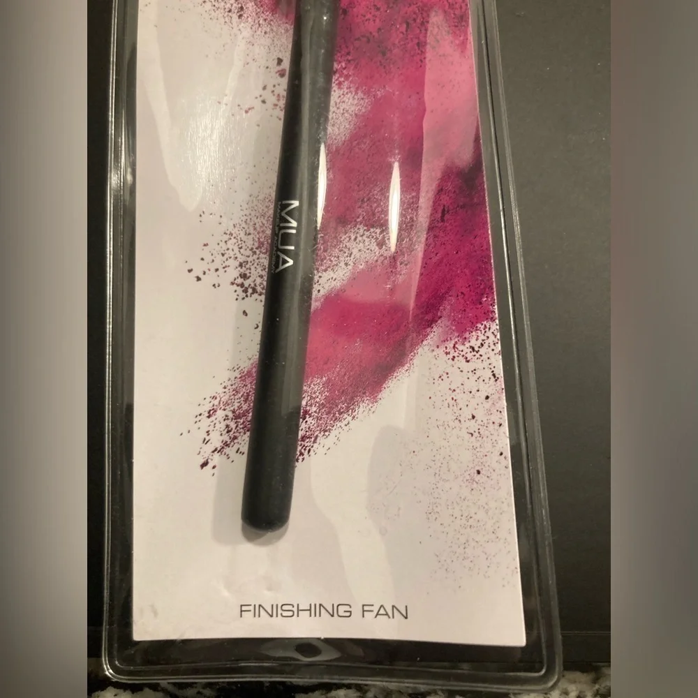 MUA makeup academy finishing fan makeup brush. New In package. 17 available